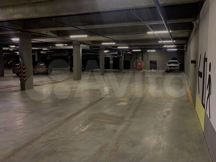 Машиноместо, 13 м²