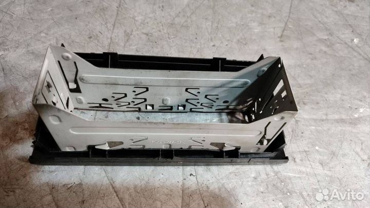 Рамка магнитолы Ford Tourneo Connect 2009