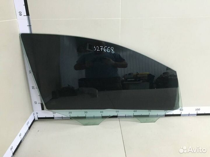 Стекло двери передней правой Volkswagen Polo Sed R