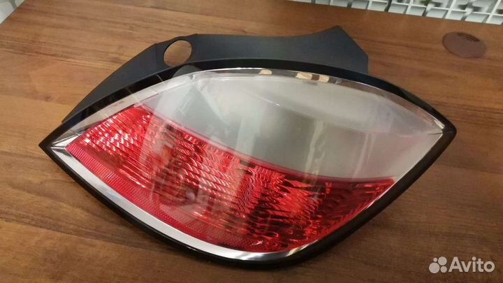 Задняя правая фара опель астра h хэтчбек