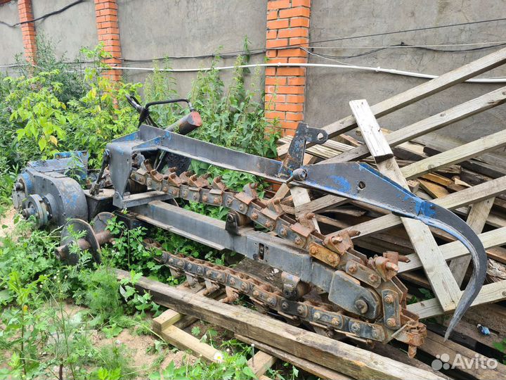 Бара траншеекопатель