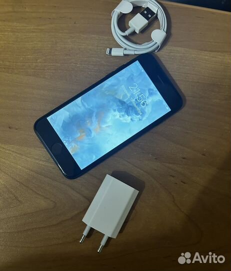 Телефон iPhone 7