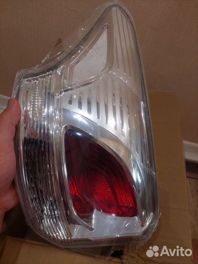 Фонарь задний mitsubishi outlander 3