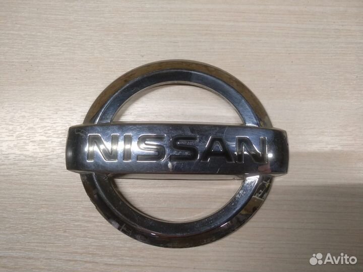 Эмблема багажника Nissan Almera B10 8660231900