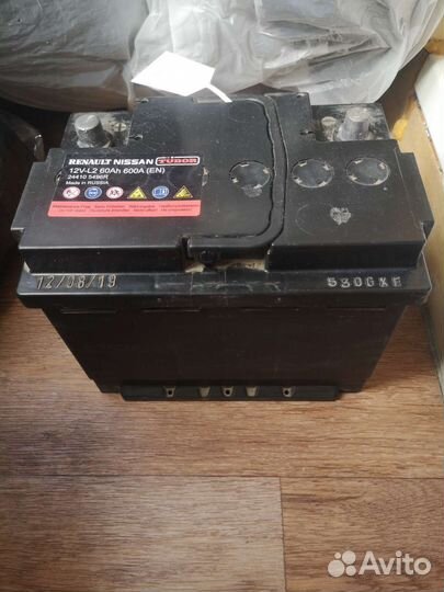 Аккумулятор автомобильный 60 ач