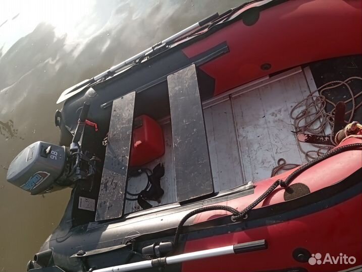 Аренда лодки с мотором