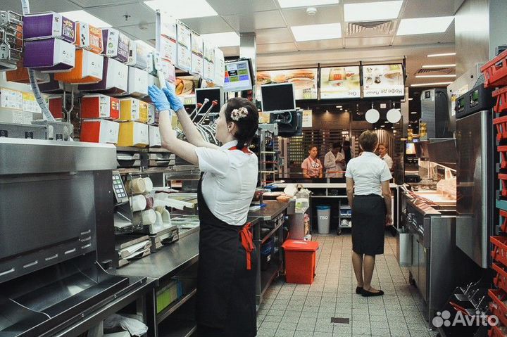 Сотрудник в сеть фастфуда