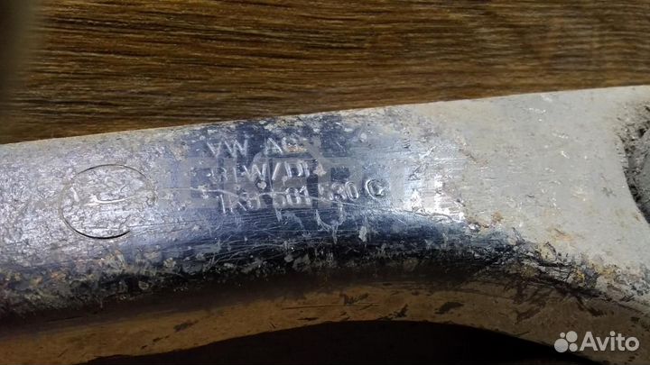 Рычаг задний правый Фольксваген Пассат Б6