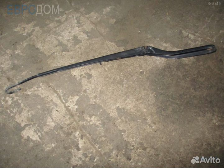 Щеткодержатель левый BMW E53 s1063177