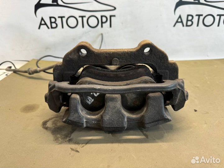 Суппорт тормозной передний правый Mercedes-Benz