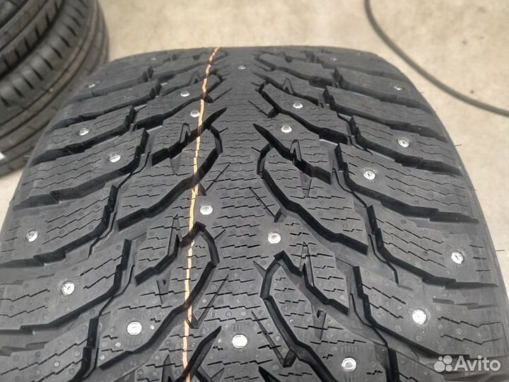 Nokian Tyres Hakkapeliitta 9 SUV 315/35 R21 111T