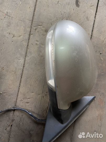 Зеркало заднего вида