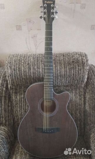 Акустическая гитара