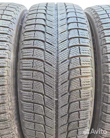 Michelin X-Ice XI3 215/60 R17 96T
