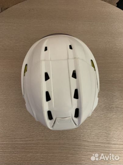 Хоккейный шлем