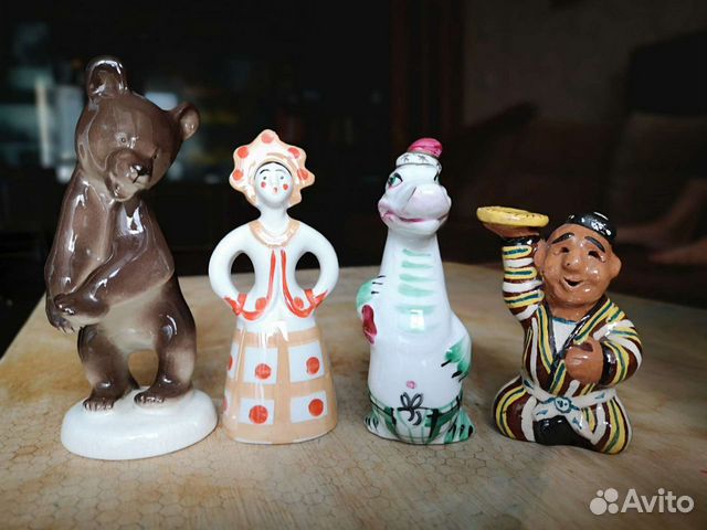 Статуэтки фарфровые, декоративные подвески