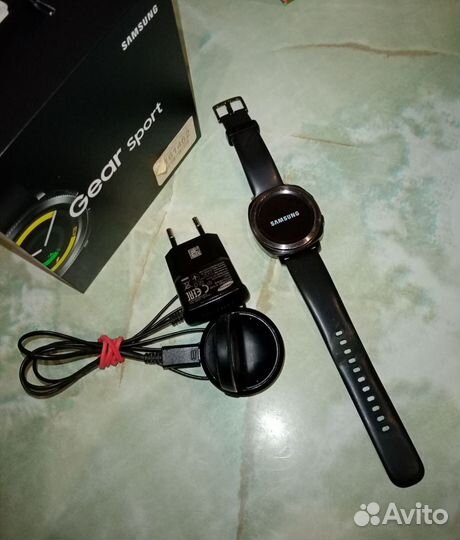 Смарт часы Samsung Gear sport