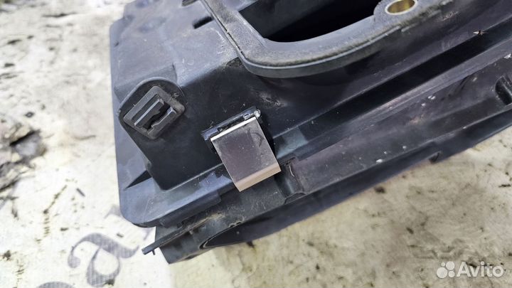 Корпус воздухозаборника Mercedes R230