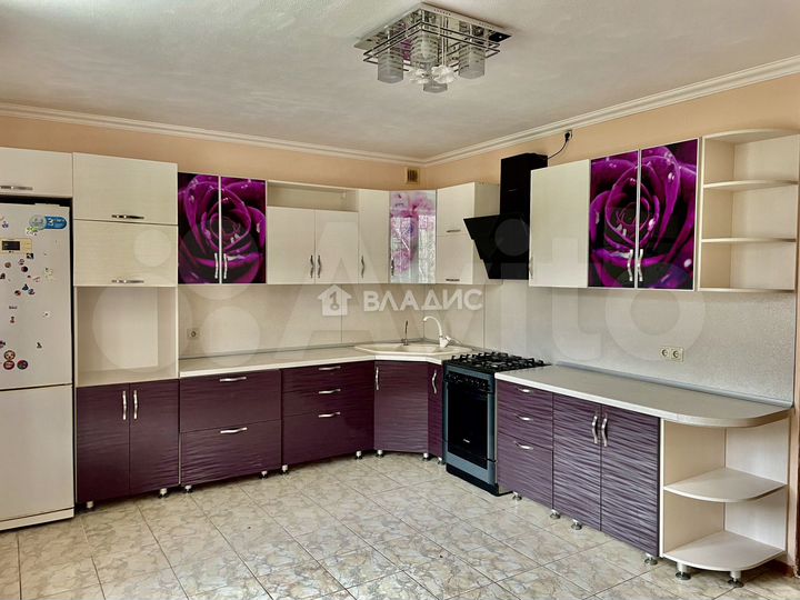 Дом 206 м² на участке 13 сот.