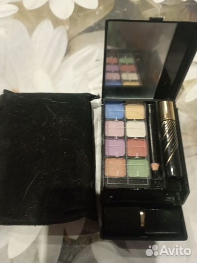 Тени для век