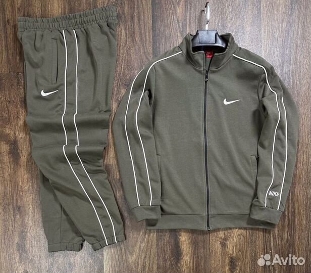 Спортивные костюмы Nike