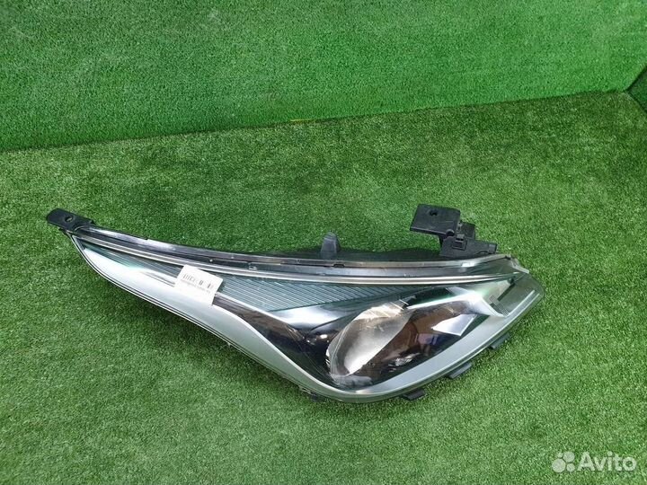 Фара правая Kia Rio