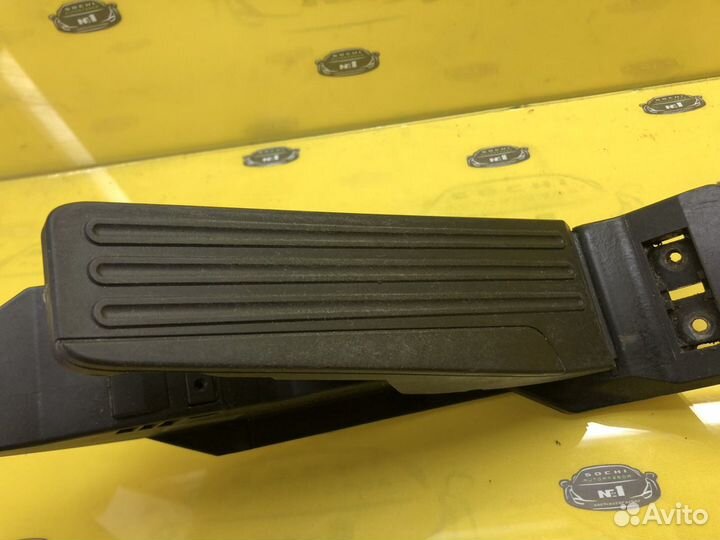 Педаль газа infiniti Q50 AWD V37