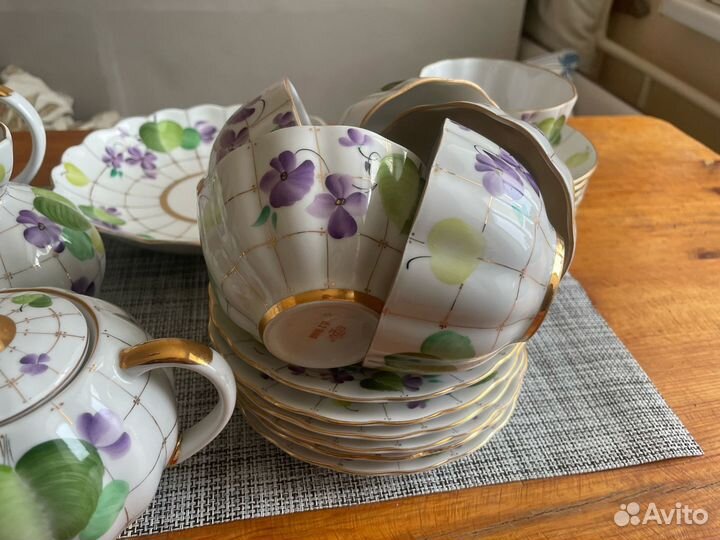 Фарфоровый чайный сервиз «Лесная Фиалка»