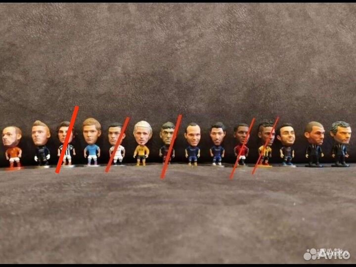 Коллекционные фигурки футболистов