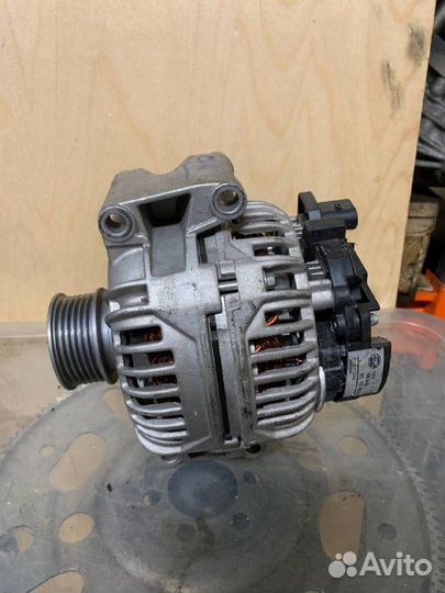 Генератор на Audi A4 A5 Q5 1.8L 2.0L CDN CDH