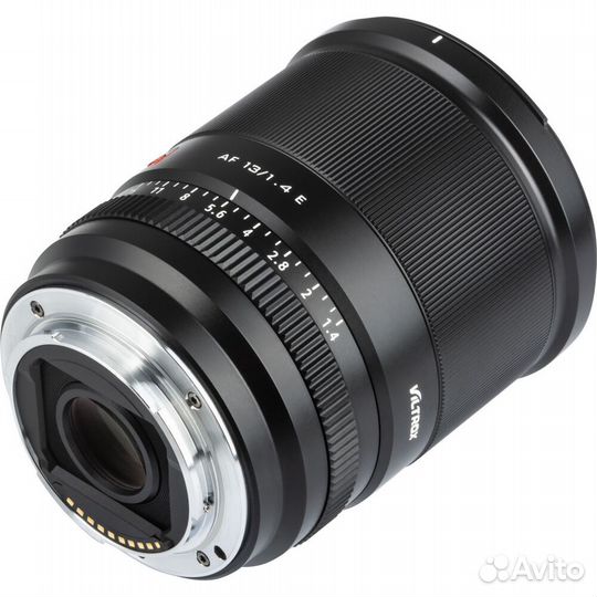 Объектив Viltrox AF 13mm F1.4 Sony E-mount