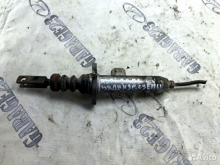 Главный цилиндр сцепления Audi 80 B3