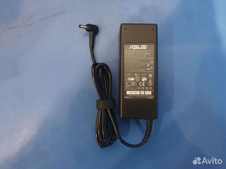 Зарядное устройство asus 19V 4.74A 4.0x1.35 мм 90W