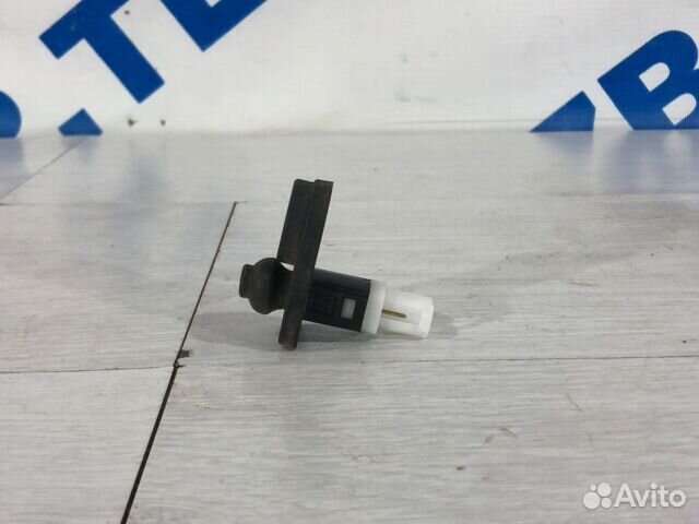 Концевик двери KIA RIO 3 рест 1.4 AT хетчбэк