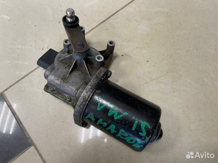 Мотор дворников Volkswagen Amarok 2010