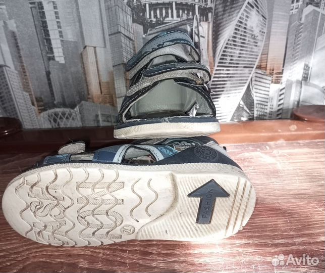 Детские сандали