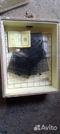 Инкубатор Золушка на 70 яиц