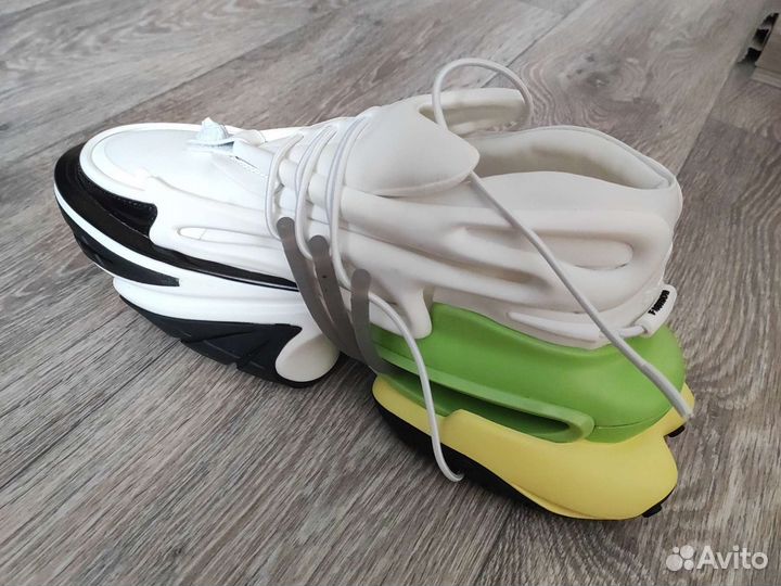 Кроссовки новые