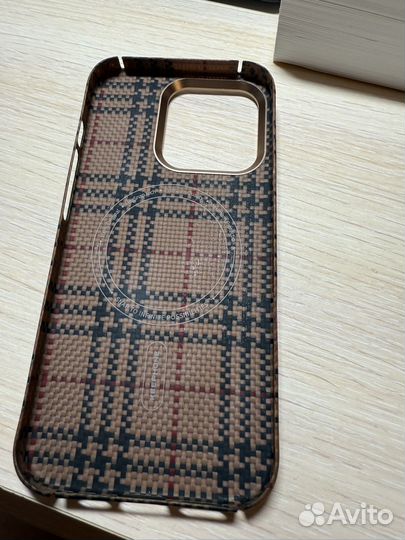 Чехлы на iPhone 16 Pro