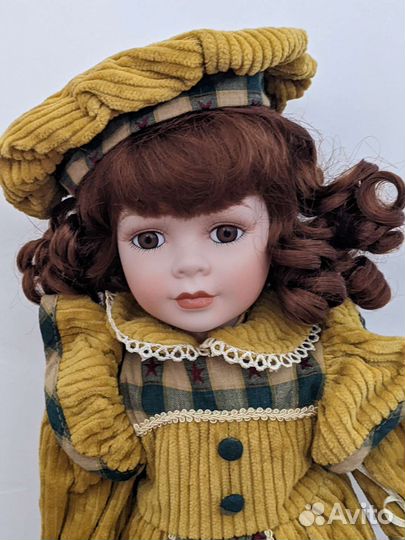 Кукла фарфоровая коллекционная