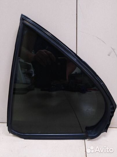 Стекло двери задней левой форточка Mitsubishi Lanc