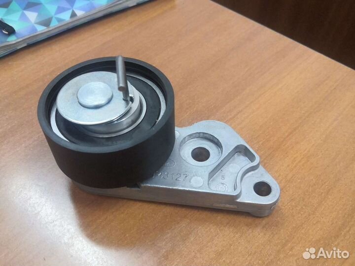 Ford ролик натяжной