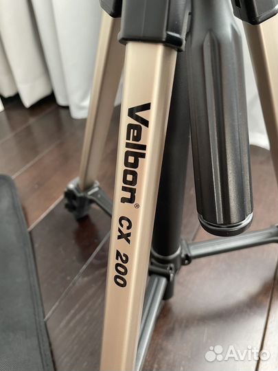 Штатив для фотоаппарата Velbon CX-200