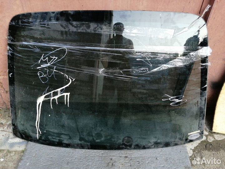 Стекло заднее Subaru Legacy BE