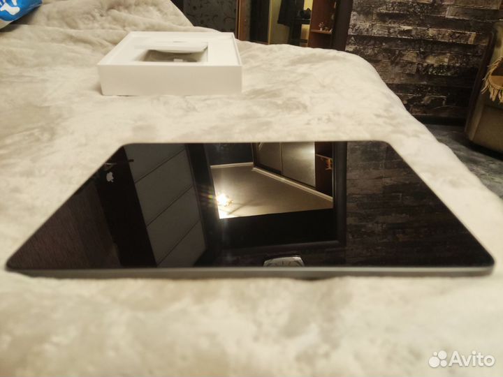 Продам iPad pro 2021 12.9 128gb wi-fi