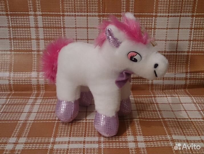 Мягкая лошадка с шелковой гривой и хвостом