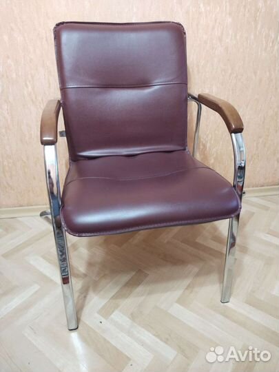 Офисное кожаное кресло бу