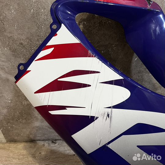 Пластик боковой на Honda CBR 600F4/F4i