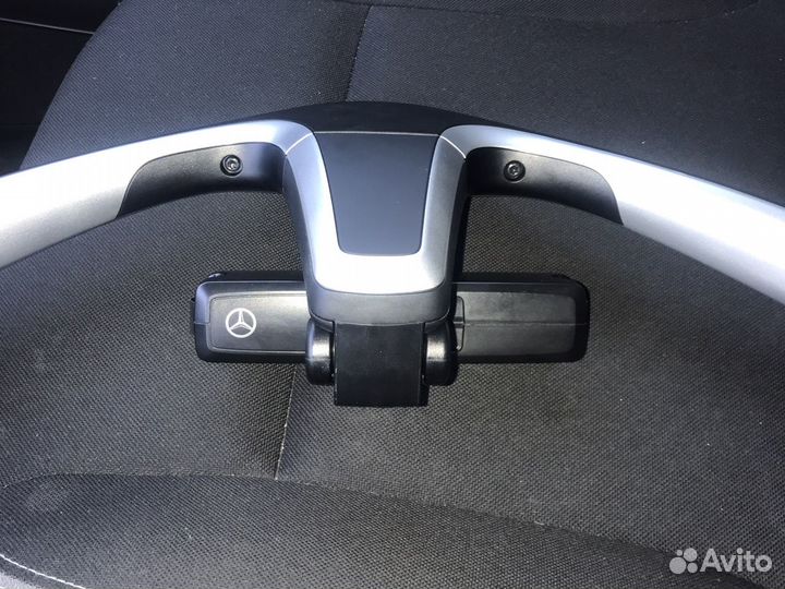 Вешелка на подголовник Мерседес