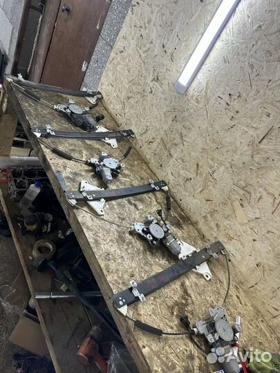 Стеклоподъемник Chevrolet Captiva C100